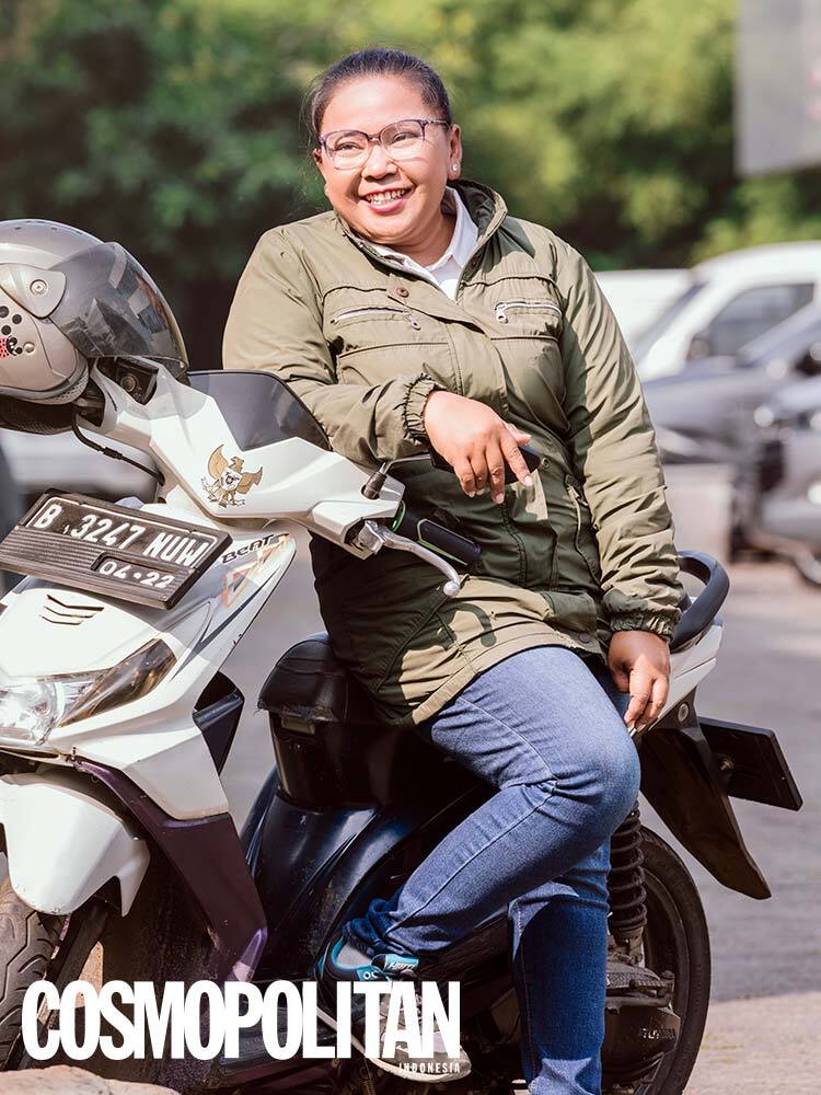 Gambar Profile Perempuan di Garda Depan Sania