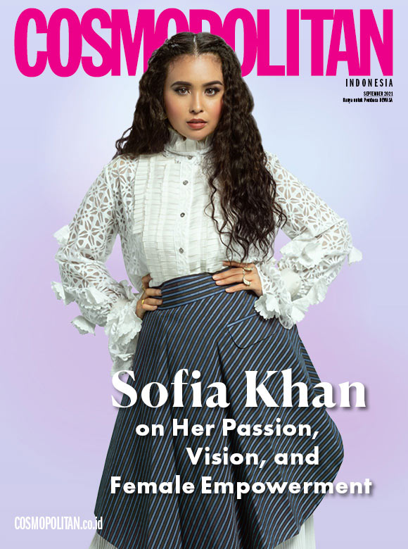 sofia-khan pose 3